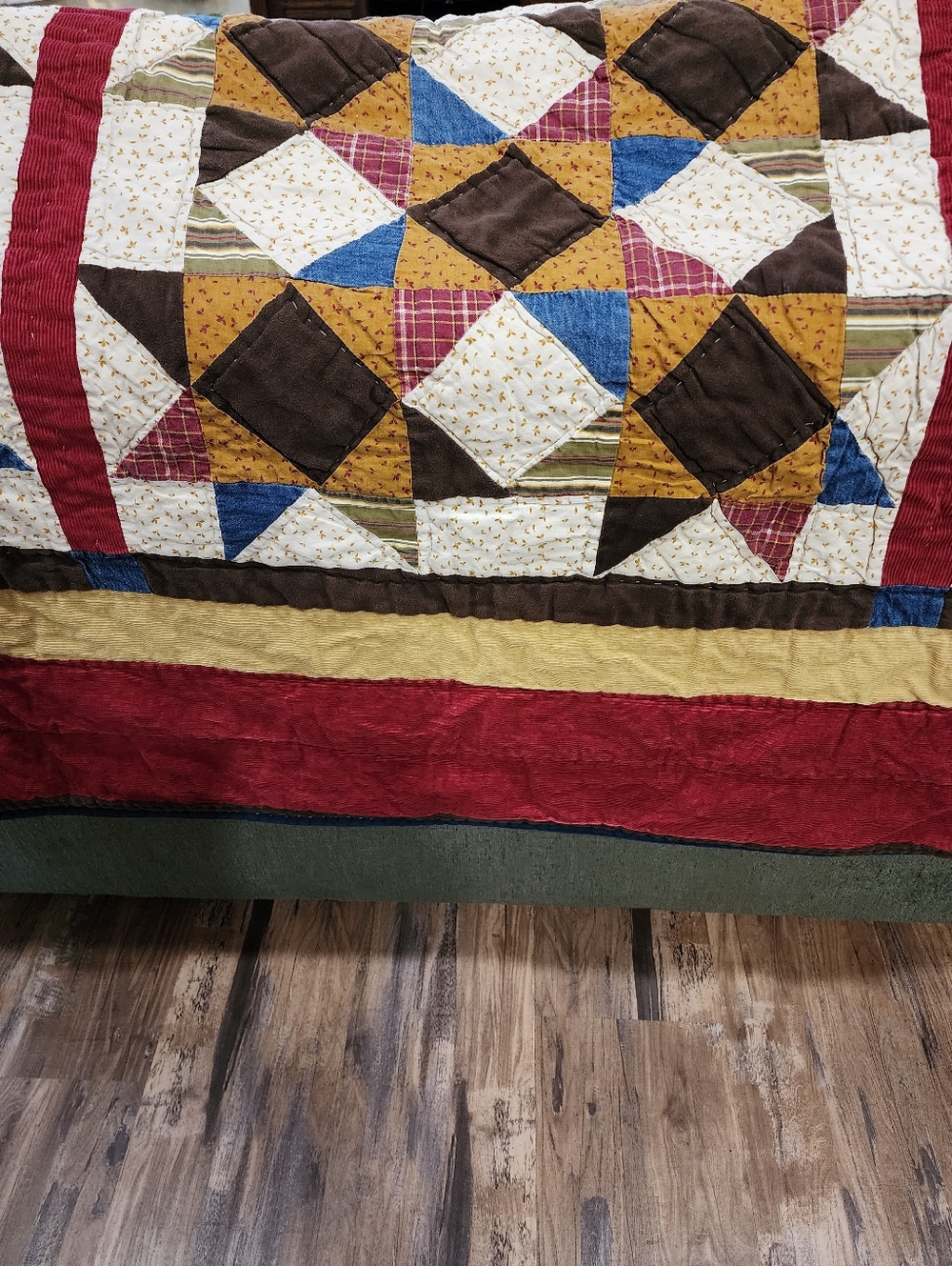 Handmade Patchwork Quilt - 86.5 x 65.5 - Picture 3 of 14